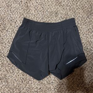 Lululemon Hotty Hot HR 4 inch shorts